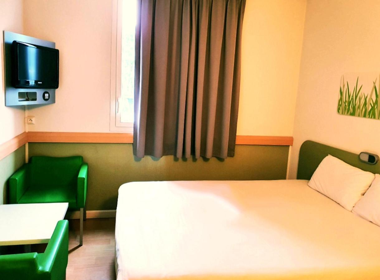 Ibis Budget Grenoble Sud Seyssinet Buitenkant foto