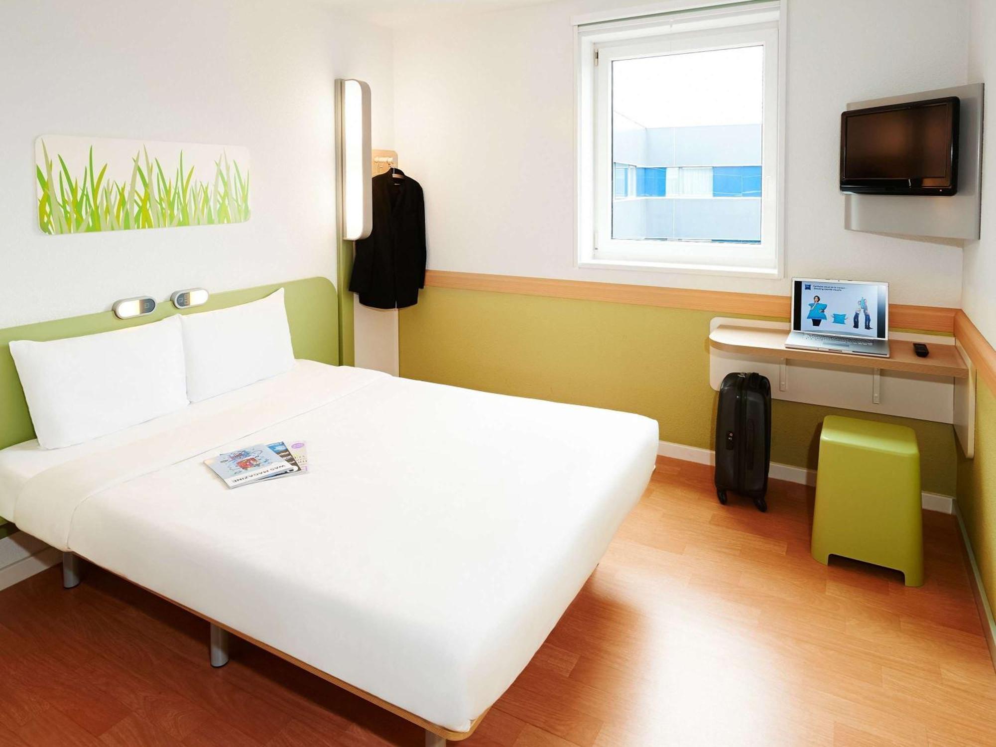 Ibis Budget Grenoble Sud Seyssinet Buitenkant foto