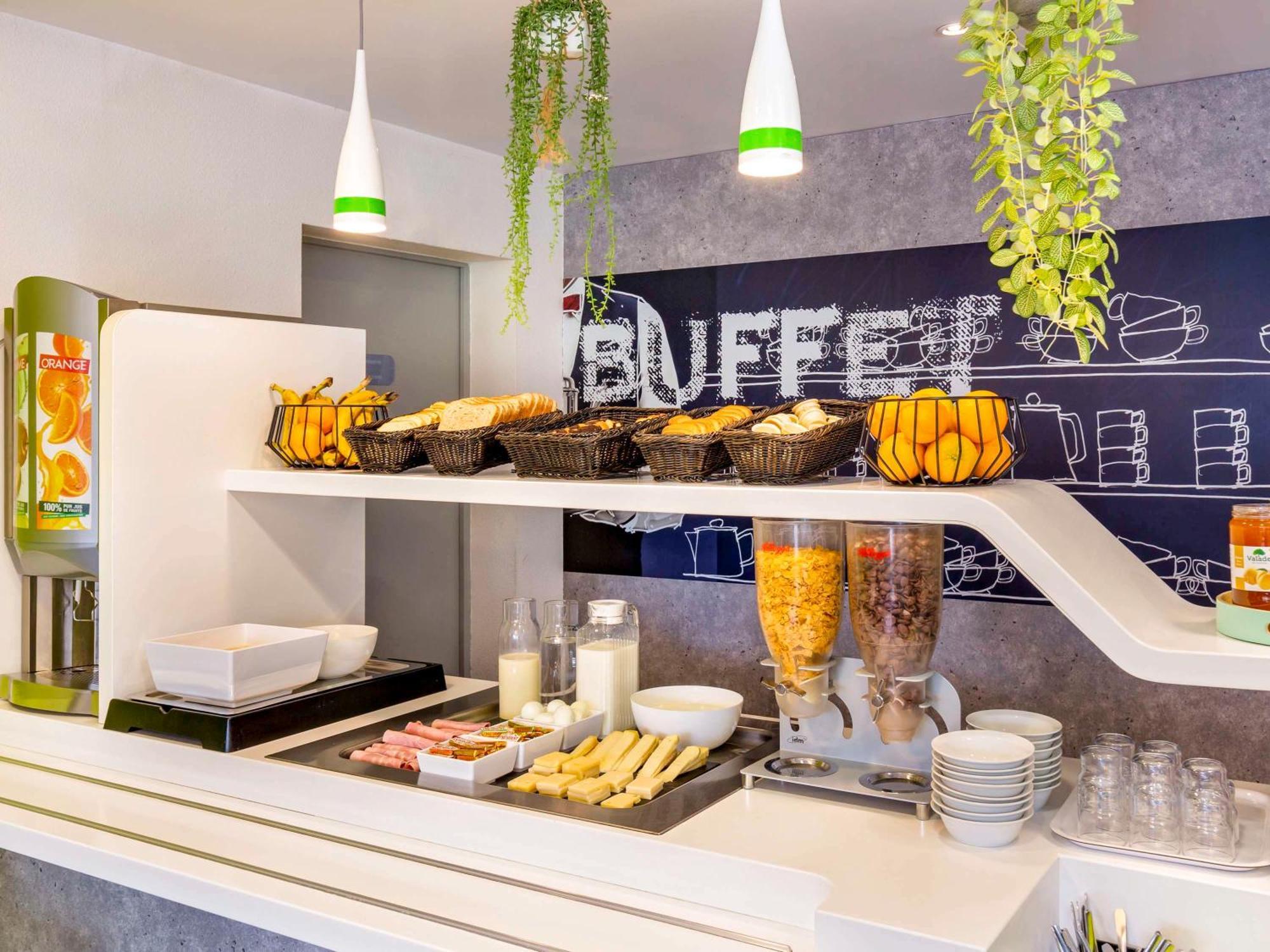Ibis Budget Grenoble Sud Seyssinet Buitenkant foto