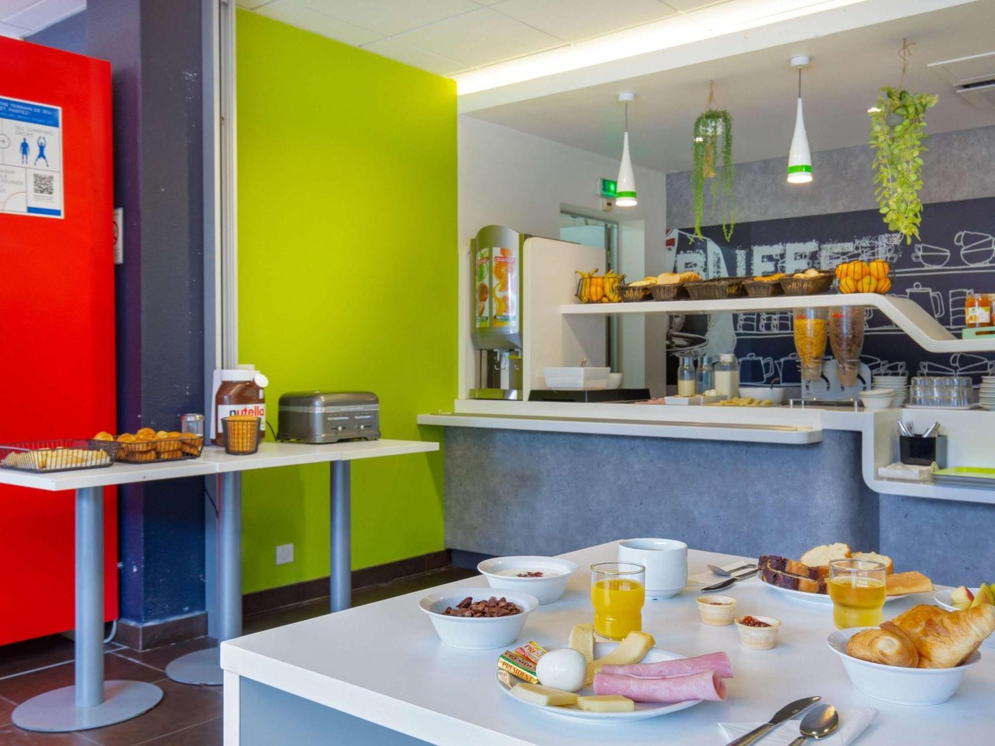 Ibis Budget Grenoble Sud Seyssinet Buitenkant foto
