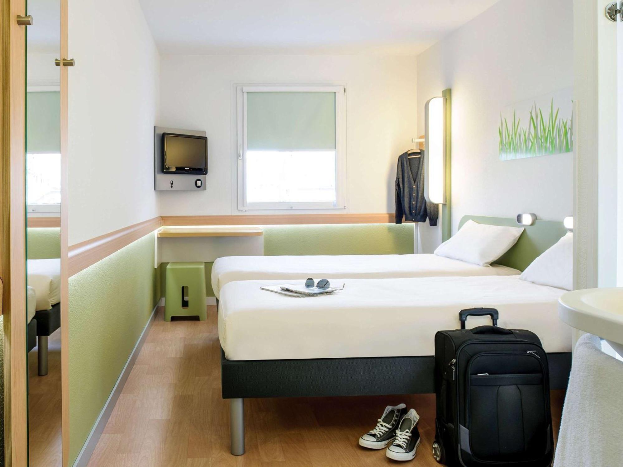 Ibis Budget Grenoble Sud Seyssinet Buitenkant foto