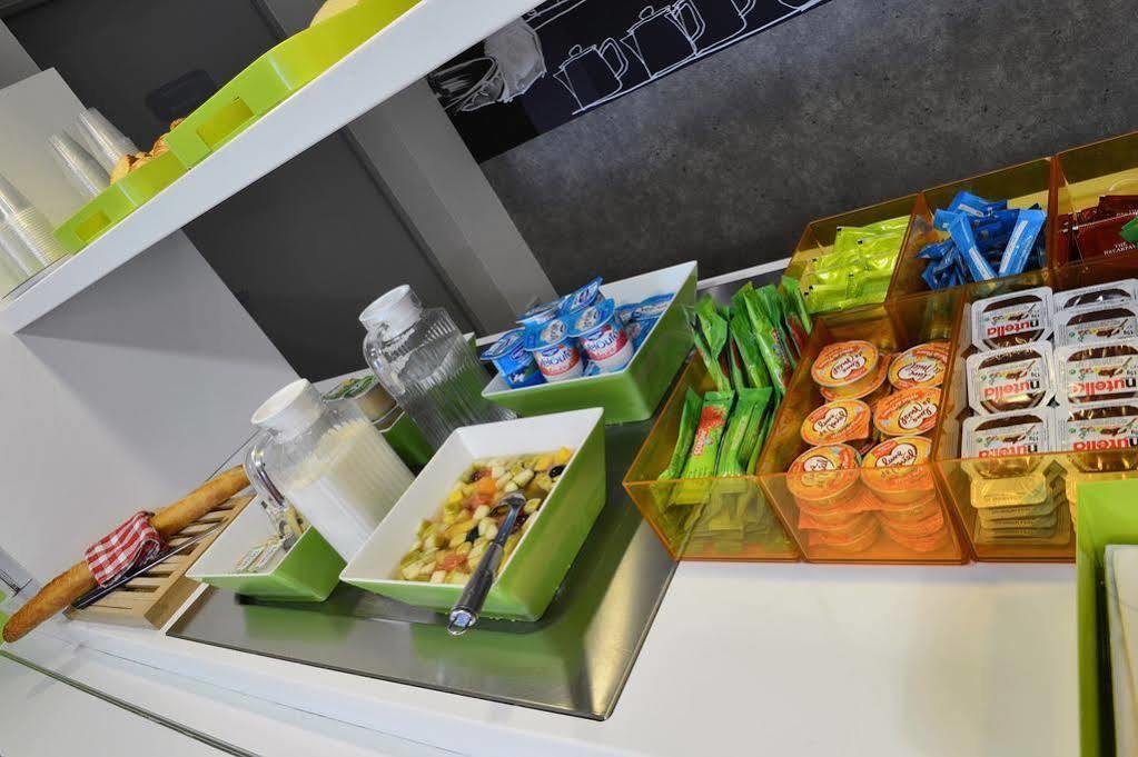 Ibis Budget Grenoble Sud Seyssinet Buitenkant foto